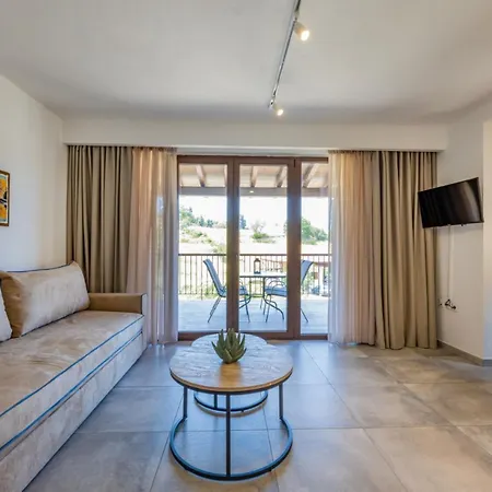 Penelope Luxury Suites Fourka Exterior photo