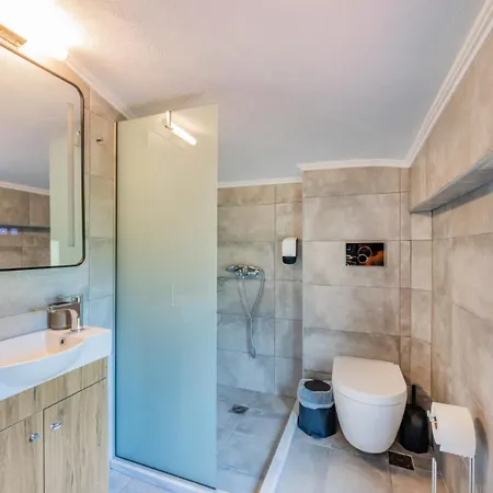 Penelope Luxury Suites Fourka Exterior photo