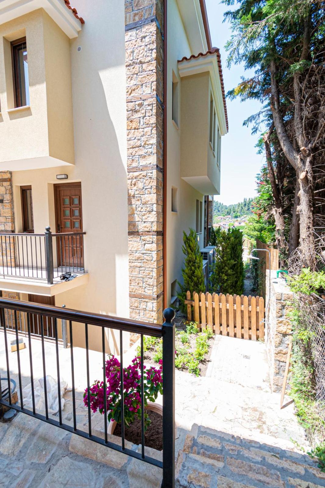 Penelope Luxury Apartment Fourka