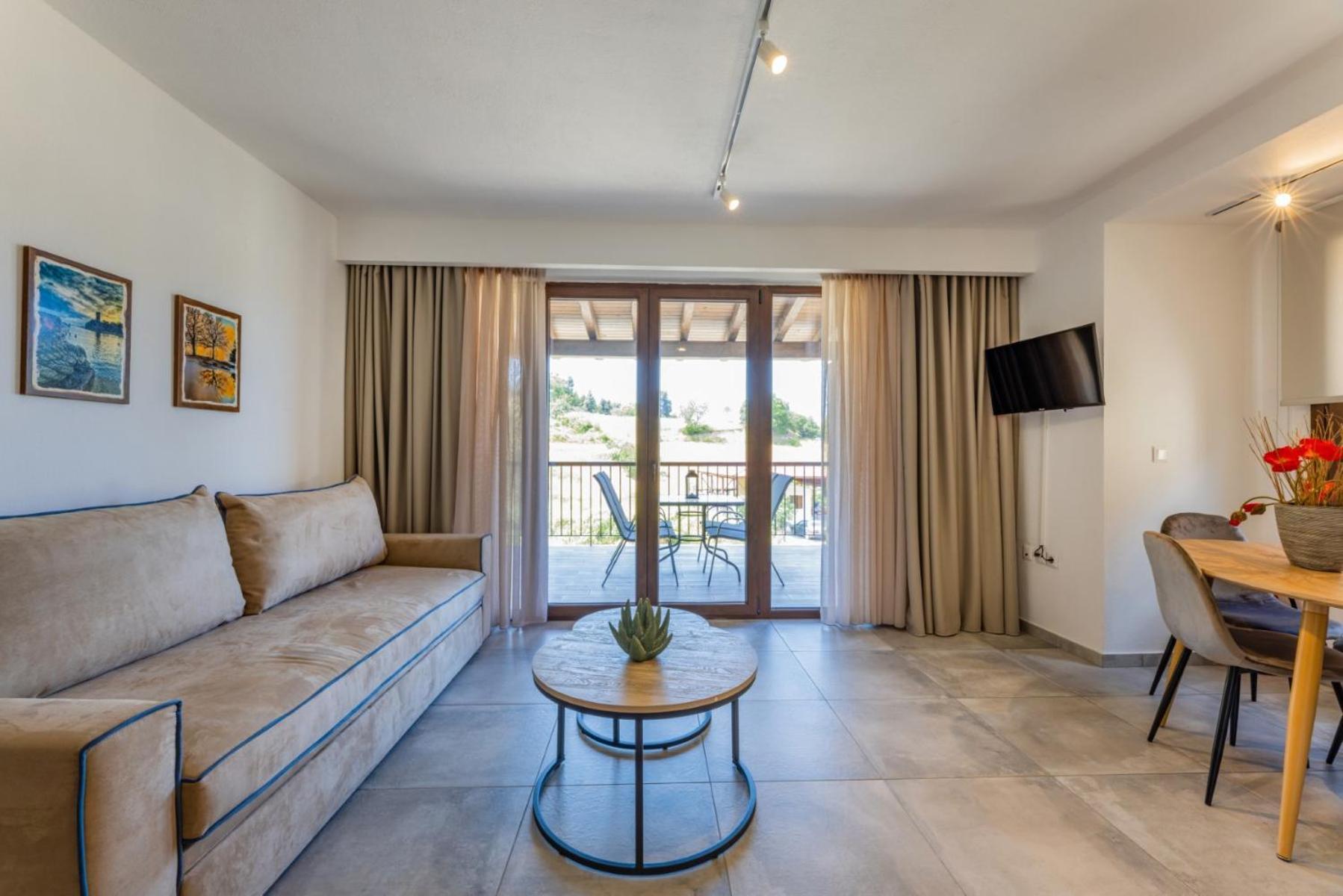 Penelope Luxury Apartment Fourka
