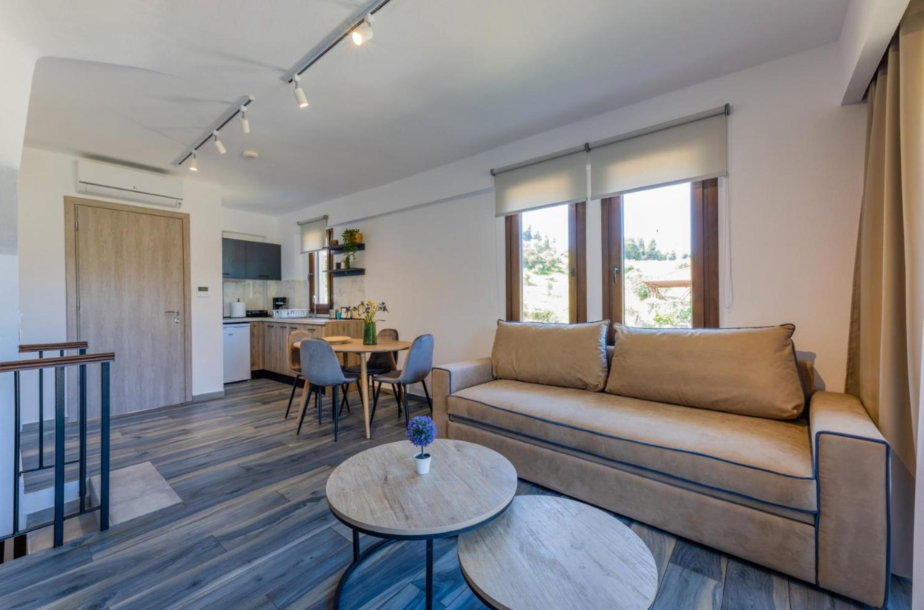 Penelope Luxury Apartment Fourka