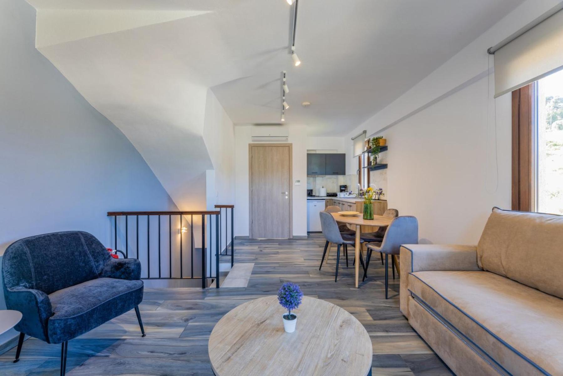 Penelope Luxury פורקה